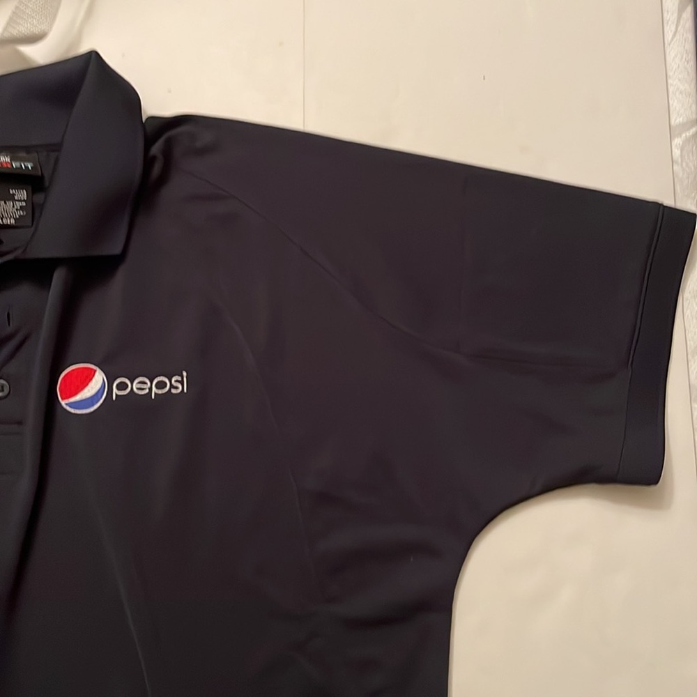 NWOT Aramark (Flex Fit) short sleeves navy blue polo shirt. Size L - Picture 15 of 15